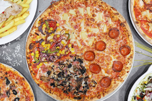 Patrono Pizza - Glicinias image