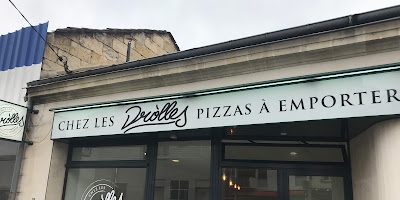 Chez les dròlles