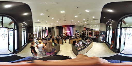 Cosmetics Store «MAC Cosmetics», reviews and photos, 1530 Buena Vista Dr #1b, Lake Buena Vista, FL 32830, USA