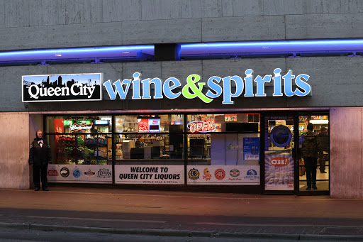 Liquor Store «QueenCity Wine&Spirits - Lottery - Soda - Snacks - Craft Beer-», reviews and photos, 113 E 5th St, Cincinnati, OH 45202, USA