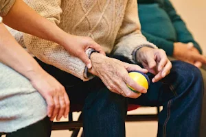 +Cuidadores: Cuidadores de personas mayores y ancianos | Ayuda a domicilio - Encuentra empleo como cuidador de personas mayores image