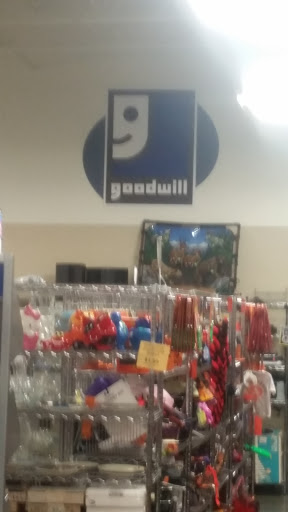 Thrift Store «Goodwill Industries Crystal Lake», reviews and photos, 1016 Central Park Dr, Crystal Lake, IL 60014, USA