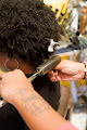 Salon de coiffure Ajania, soin du cheveu frisé, crépu, bouclé, métissé 33100 Bordeaux