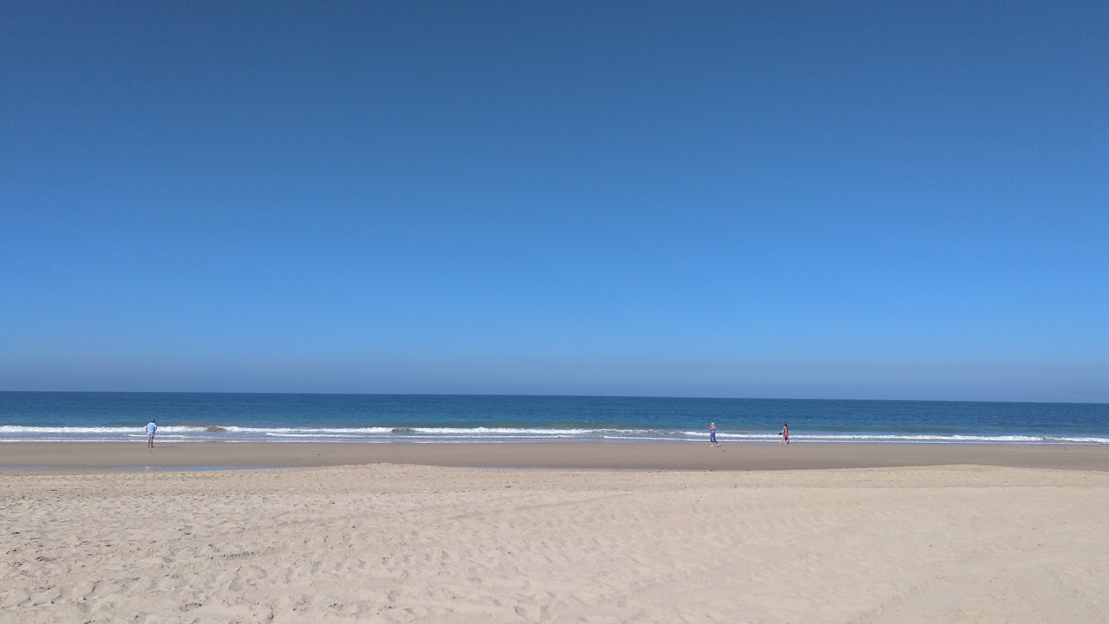 Foto de Playa de la Victoria con recta y larga