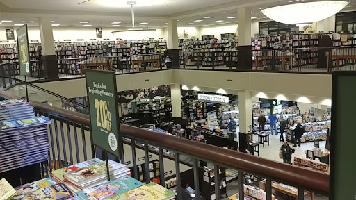 Book Store «Barnes & Noble», reviews and photos, 91 Old Country Rd, Carle Place, NY 11514, USA