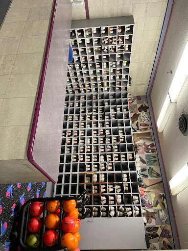 Bowling Alley «Elk Grove Bowl», reviews and photos, 53 S Arlington Heights Rd, Elk Grove Village, IL 60007, USA