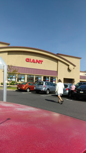 Grocery Store «Giant Food Stores», reviews and photos, 1465 W Broad St, Quakertown, PA 18951, USA