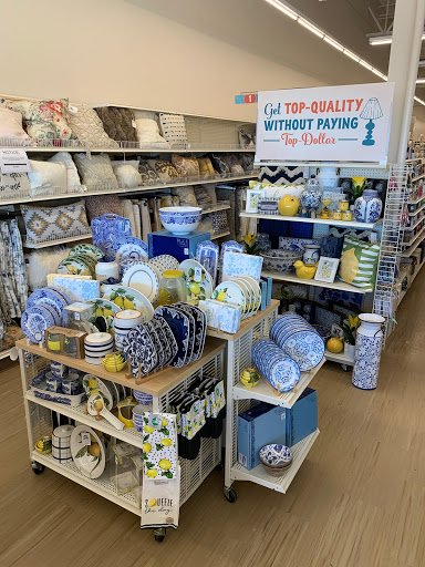 Home Goods Store «Tuesday Morning», reviews and photos, 2019 6th Ave SE, Decatur, AL 35601, USA
