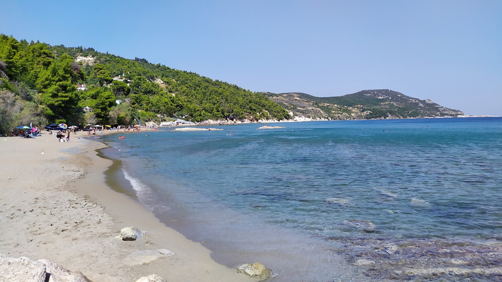 Foto von Soutsini beach befindet sich in natürlicher umgebung