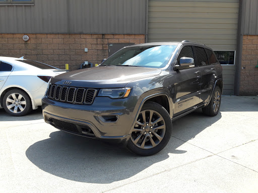 Auto Body Shop «J & L Collision and Auto Glass», reviews and photos, 25825 Gratiot Ave, Roseville, MI 48066, USA