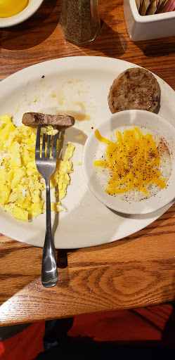 American Restaurant «Cracker Barrel Old Country Store», reviews and photos, 2421 Old Country Inn Dr, Caseyville, IL 62232, USA