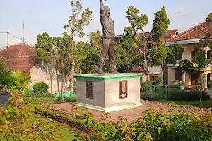 Monumen Tentara Pelajar - Brigade Étudiante Indonésienne image