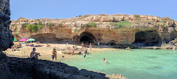 Foto von Grotta della Cala Tre Buchi mit kurzer gerader strand