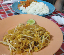Small thai restaurant photo