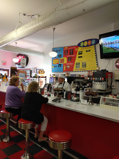 Department Store «Dellas 5 & 10», reviews and photos, 503 Washington St, Cape May, NJ 08204, USA