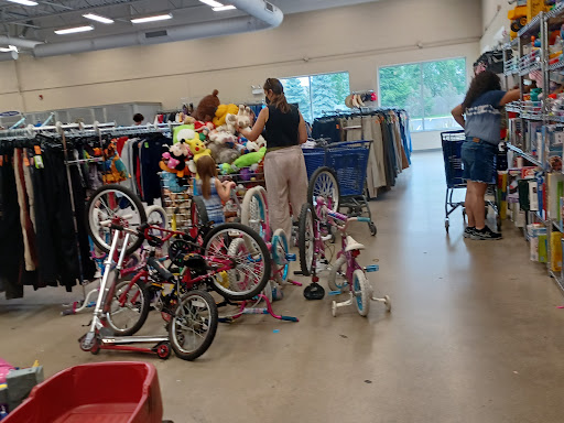 Thrift Store «Goodwill Store & Donation Center», reviews and photos, 450 N Randall Rd, Batavia, IL 60510, USA