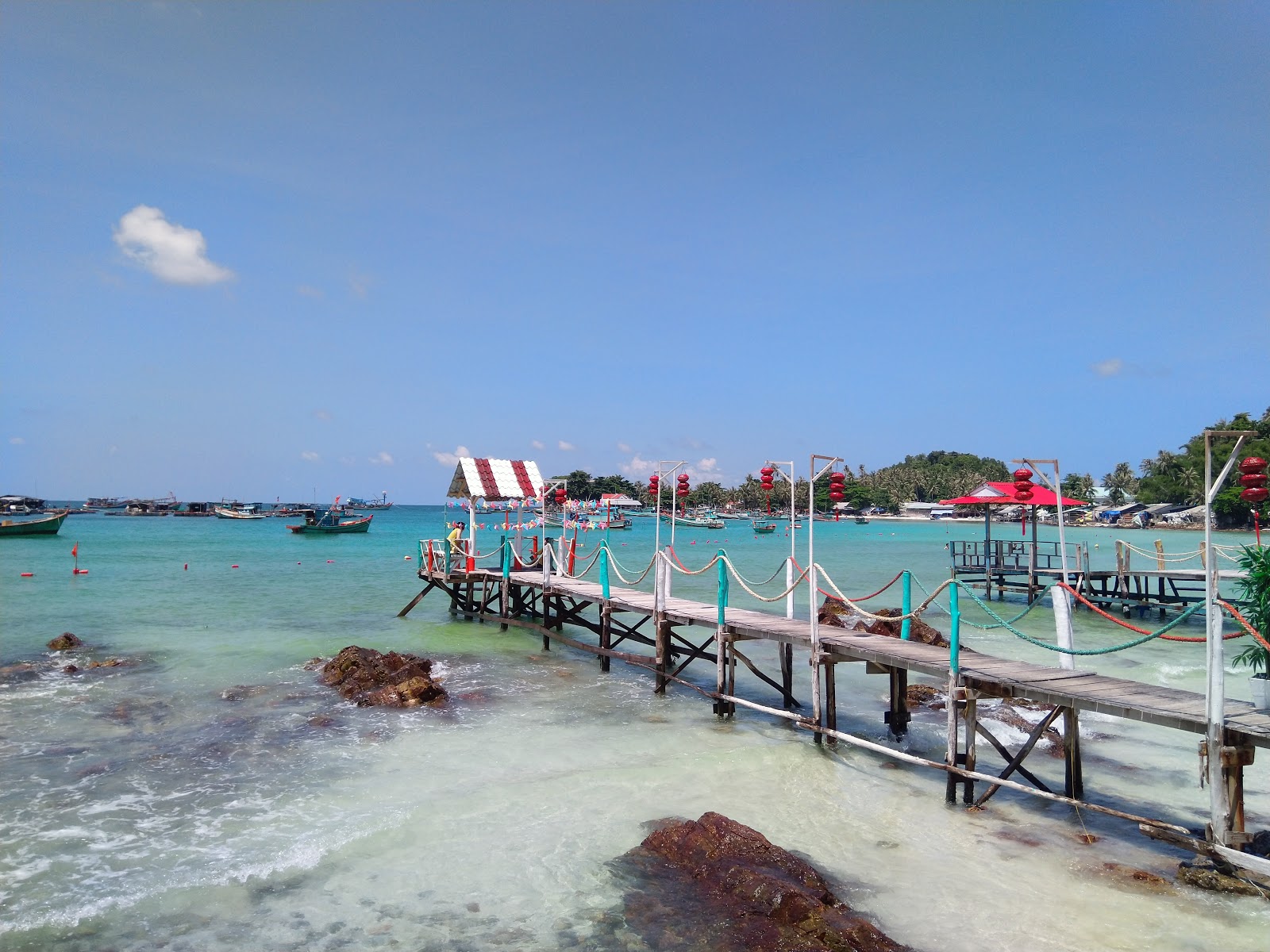 Photo of Hon Mau Beach amenities area