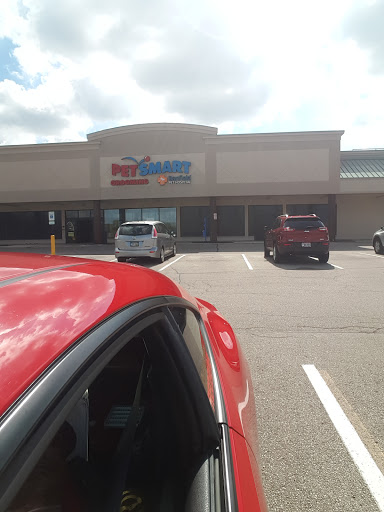 Pet Supply Store «PetSmart», reviews and photos, 2028 Miamisburg Centerville Rd, Dayton, OH 45459, USA