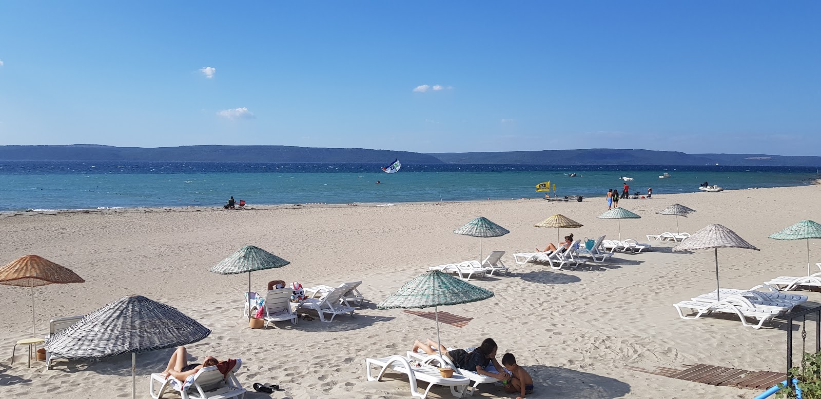 Zdjęcie Plaża publiczna Çanakkale II z powierzchnią drobny beżowy piasek