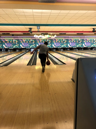 Bowling Alley «Streamwood Bowl», reviews and photos, 1232 E Irving Park Rd, Streamwood, IL 60107, USA