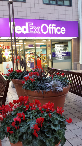 Print Shop «FedEx Office Print & Ship Center», reviews and photos, 500 12th St #139, Oakland, CA 94607, USA