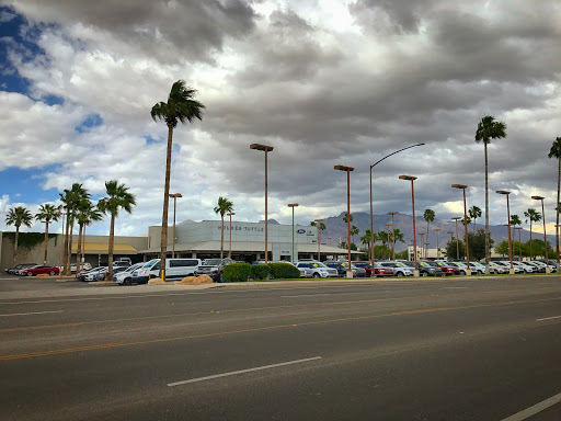 Ford Dealer «Holmes Tuttle Ford Auto Mall Tucson», reviews and photos, 660 W Auto Mall Dr, Tucson, AZ 85705, USA