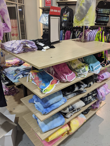 Clothing Store «rue21», reviews and photos, 554 Pinnacle Pkwy #717, Bristol, TN 37620, USA