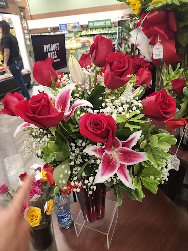 Grocery Store «Safeway», reviews and photos, 1025 Alhambra Blvd, Sacramento, CA 95816, USA