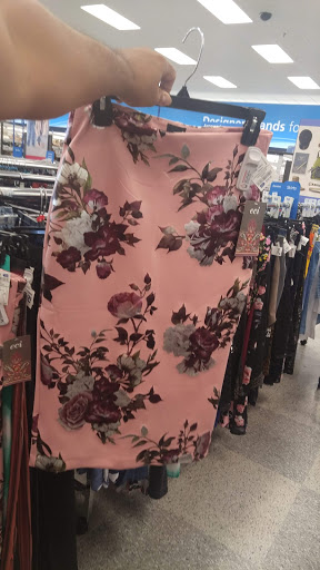 Clothing Store «Ross Dress for Less», reviews and photos, 7800 W 33rd Ave, Hialeah, FL 33018, USA