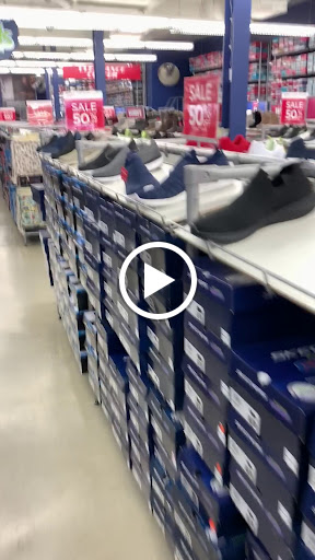 Shoe Store «SKECHERS Factory Outlet», reviews and photos, 163-11 Jamaica Ave, Jamaica, NY 11432, USA