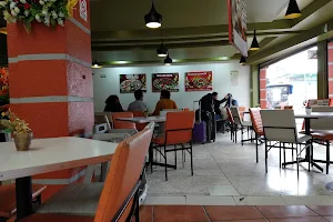 Los Comales Restaurante image