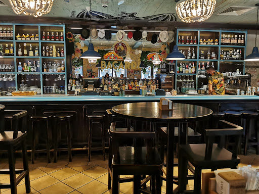 EscoBar. Cuban restaurante y Escondido bar