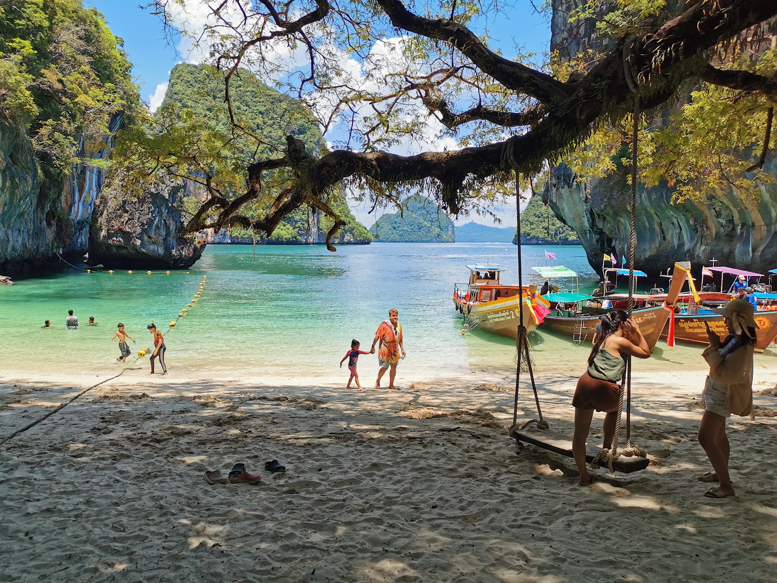 Photo of Koh Lao Beach with light sand &  pebble surface