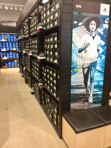 Sporting Goods Store «adidas Outlet Store Woodburn», reviews and photos, 1001 N Arney Rd Ste 400, Woodburn, OR 97071, USA