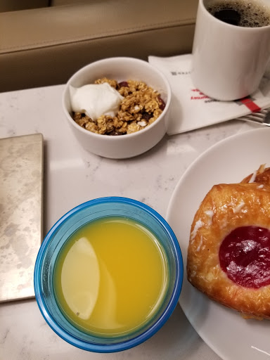 Lounge «United Club Lounge», reviews and photos, 17801 International Blvd, Seattle, WA 98158, USA