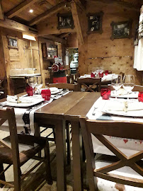 Atmosphère du Restaurant de cuisine européenne moderne La Poya à Châtel - n°10