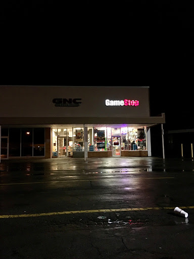 GameStop, 320 Northern Lights Plaza, North Syracuse, NY 13212, USA, 