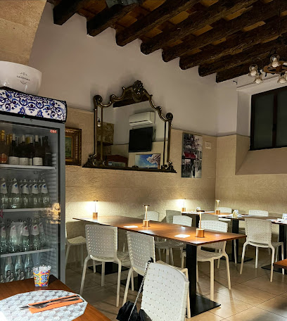 La Sciccheria - Ristorante, Pizzeria - Via Saverio Landolina, 14, 96100 Siracusa SR, Italy