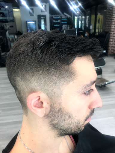 Barber Shop «MaestroShave Barbershop», reviews and photos, 770 N LaSalle Dr, Chicago, IL 60654, USA