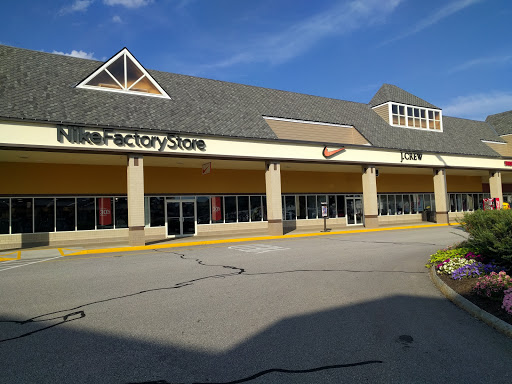 Outlet Mall «Tanger Outlet Tilton», reviews and photos, 120 Laconia Rd, Tilton, NH 03276, USA