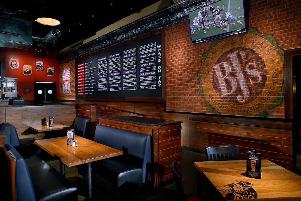 BJ's Restaurant & Brewhouse 01702