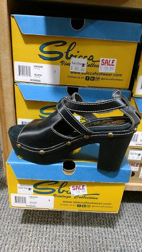 Shoe Store «Shoe Station», reviews and photos, 741 C Hilcrest Road, Mobile, AL 36695, USA