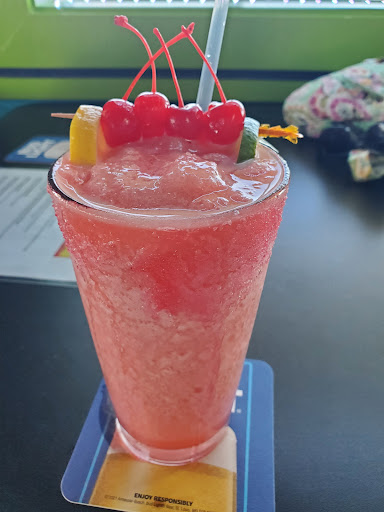 Bar & Grill «Sharkies On The Beach Bar & Grill», reviews and photos, 10 Surf Dr, Surfside Beach, TX 77541, USA