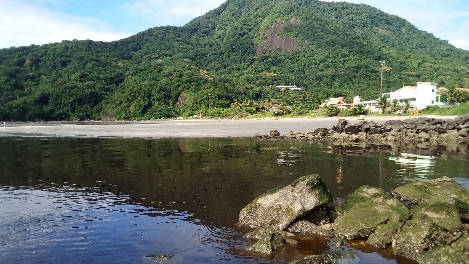 Praia do Costao'in fotoğrafı - rahatlamayı sevenler arasında popüler bir yer