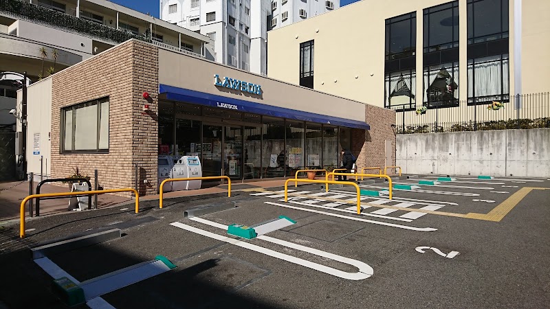ローソン 神戸異人館通店 兵庫県神戸市中央区北野町 コンビニエンスストア コンビニエンスストア グルコミ
