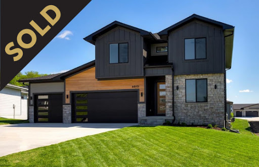 Real Estate Agency «Jolene Lindell, RE/MAX Real Estate Concepts», reviews and photos, 4800 Mills Civic Pkwy, West Des Moines, IA 50265, USA