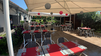 Atmosphère du Restaurant français Tout le Monde à Table à Savigny-le-Temple - n°1