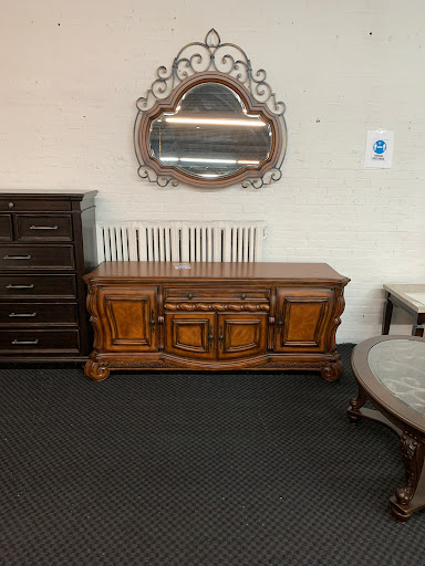 Furniture Wholesaler «Versailles Furniture Corp.», reviews and photos, 3128 Queens Blvd, Long Island City, NY 11101, USA