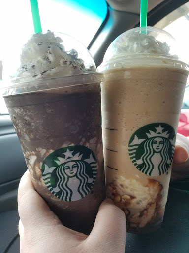 Coffee Shop «Starbucks», reviews and photos, 40 N Williams St a, Crystal Lake, IL 60014, USA