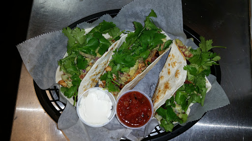 Bar & Grill «The Warehouse Bar & Grill», reviews and photos, 3346 S Peoria Ave, Tulsa, OK 74105, USA